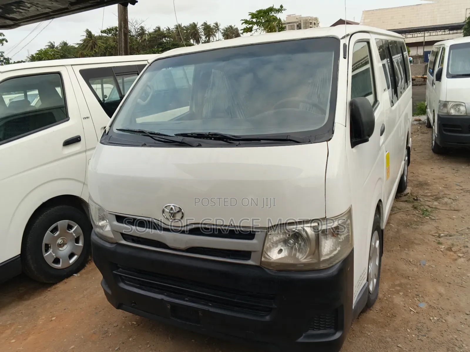 Toyota HiAce 2010 White