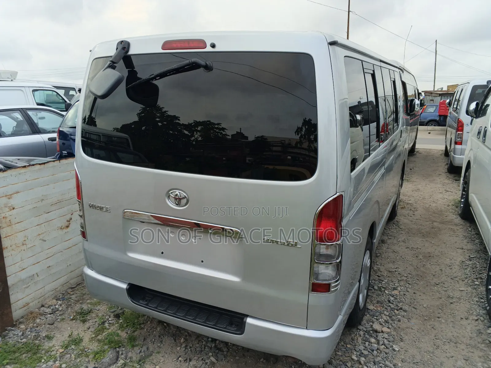 Toyota HiAce 2012 Silver