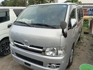 Toyota HiAce 2012 Silver