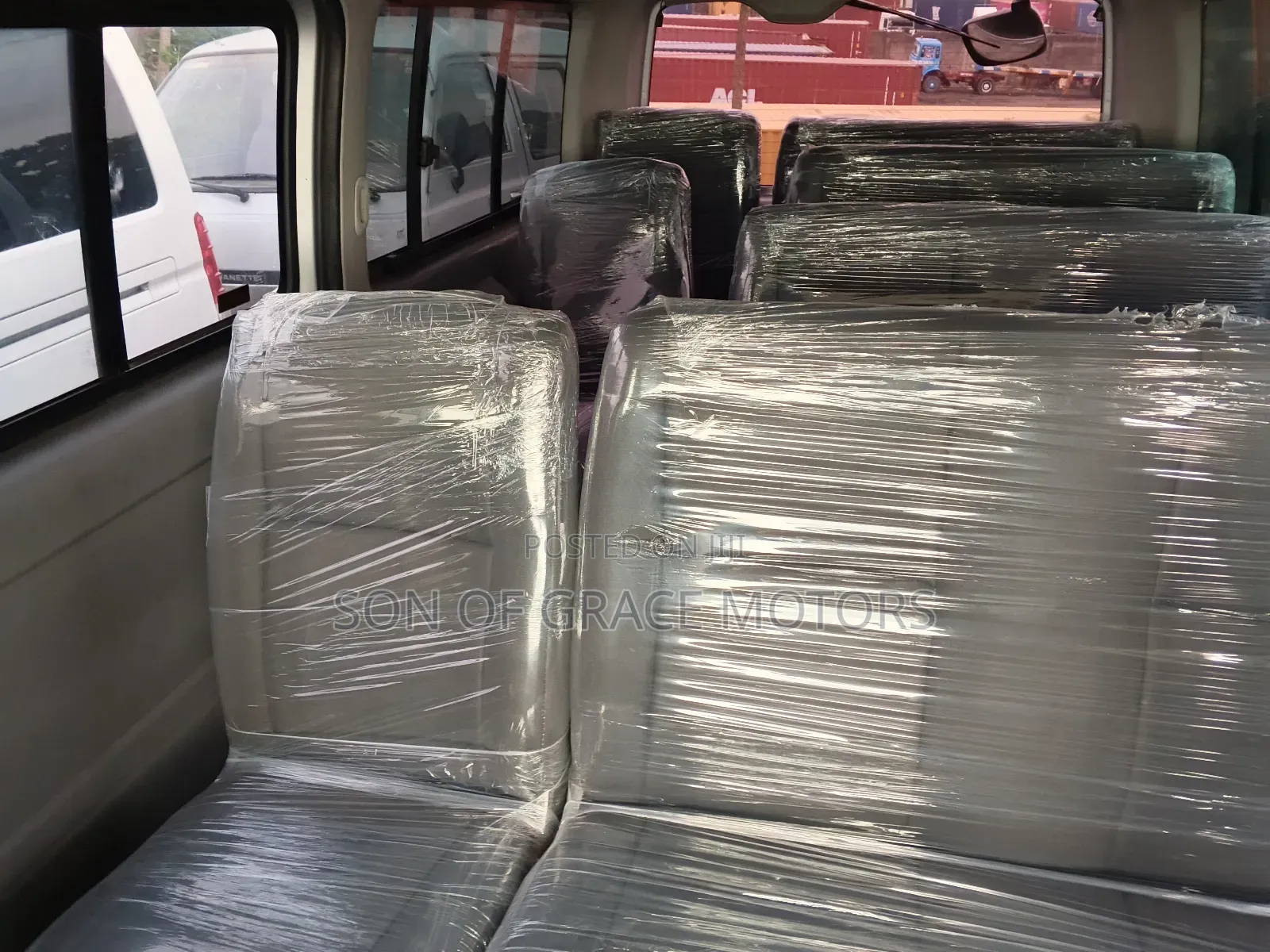 Toyota HiAce 2012 Silver