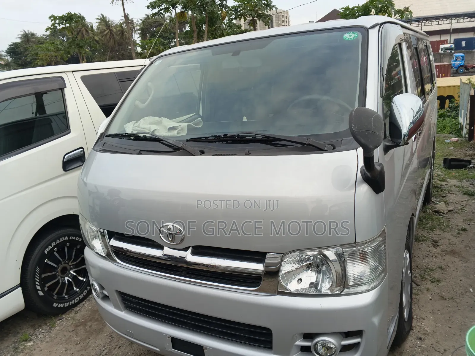 Toyota HiAce 2012 Silver