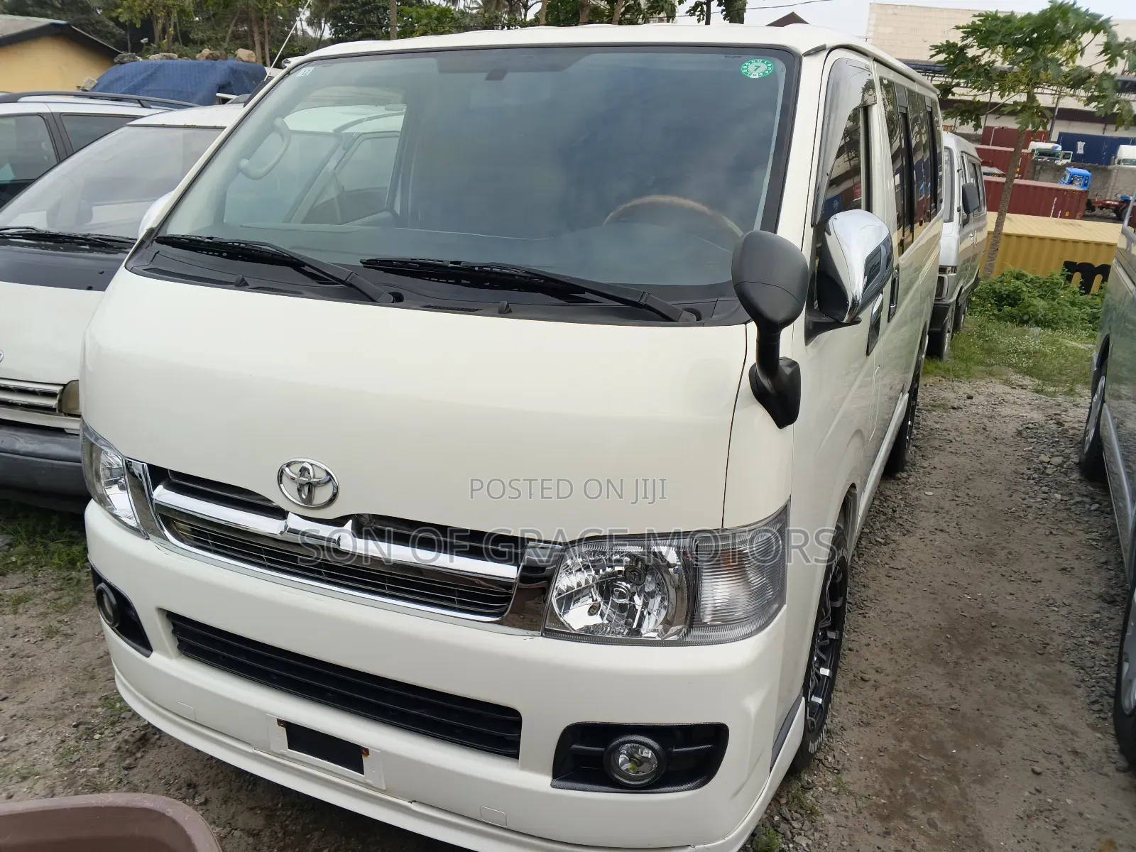 Toyota HiAce 2014 White