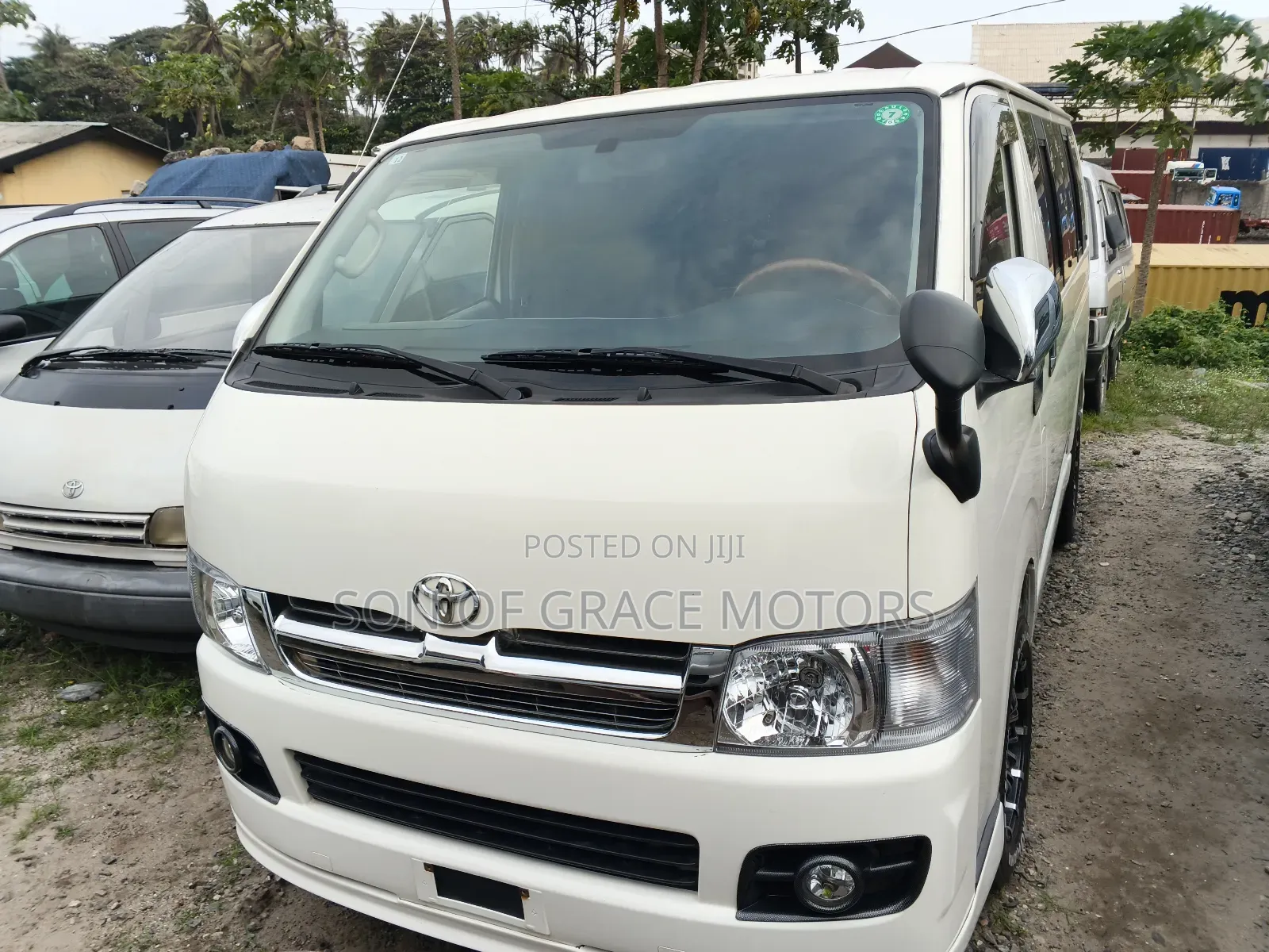 Toyota HiAce 2014 White
