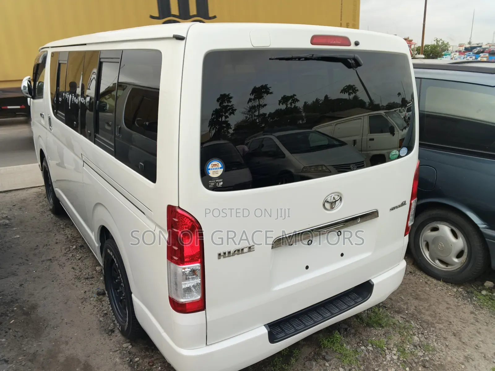 Toyota HiAce 2014 White
