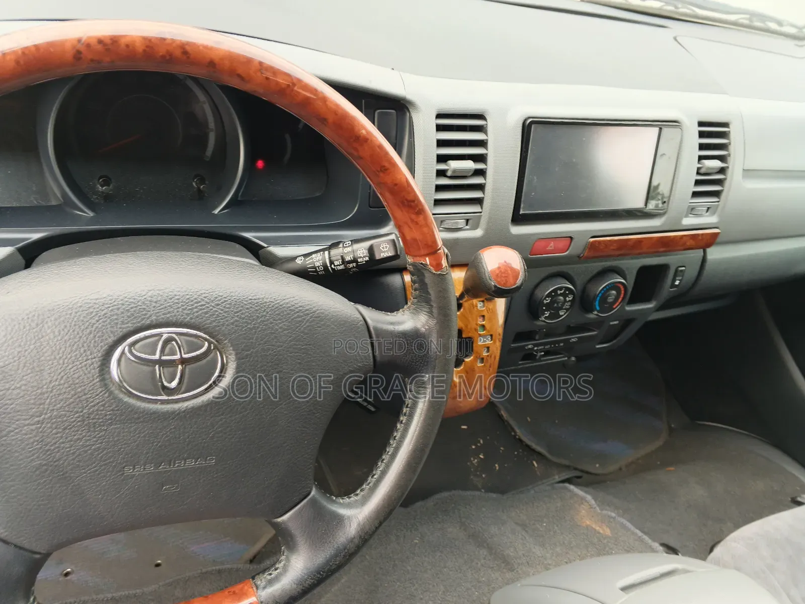 Toyota HiAce 2014 White