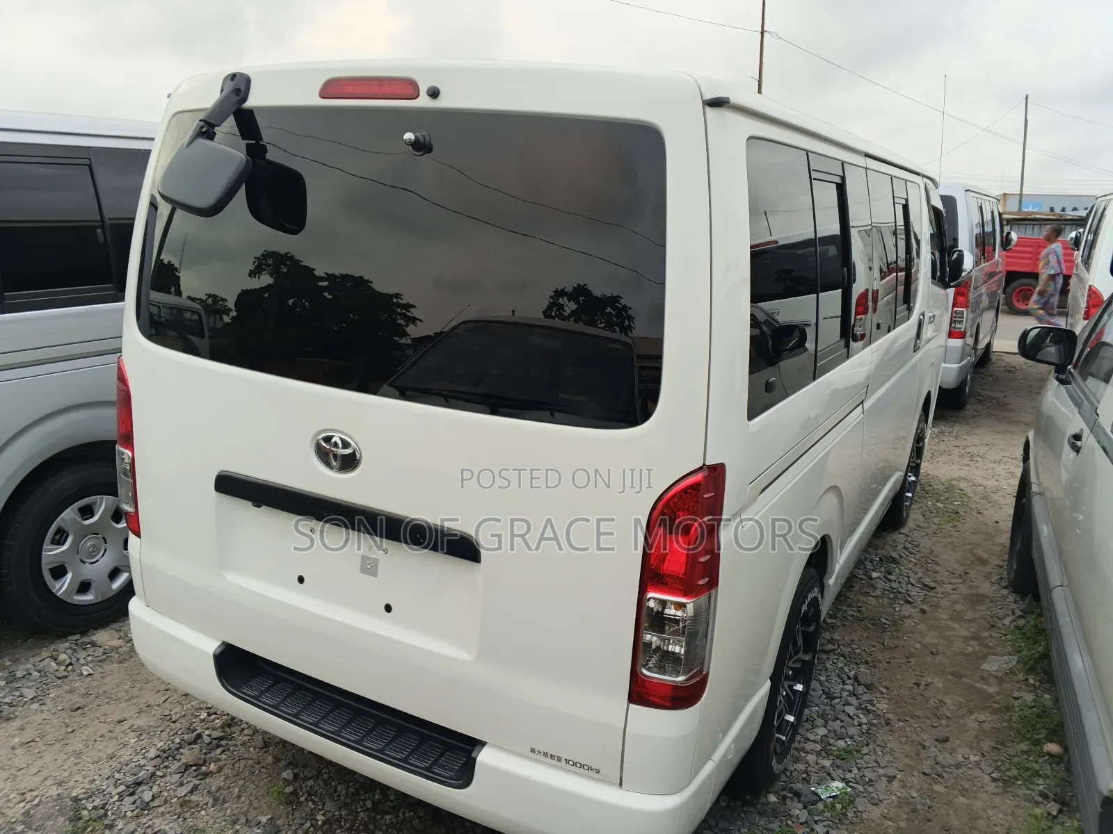 Toyota HiAce 2014 White