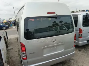 Toyota HiAce 2013 Silver