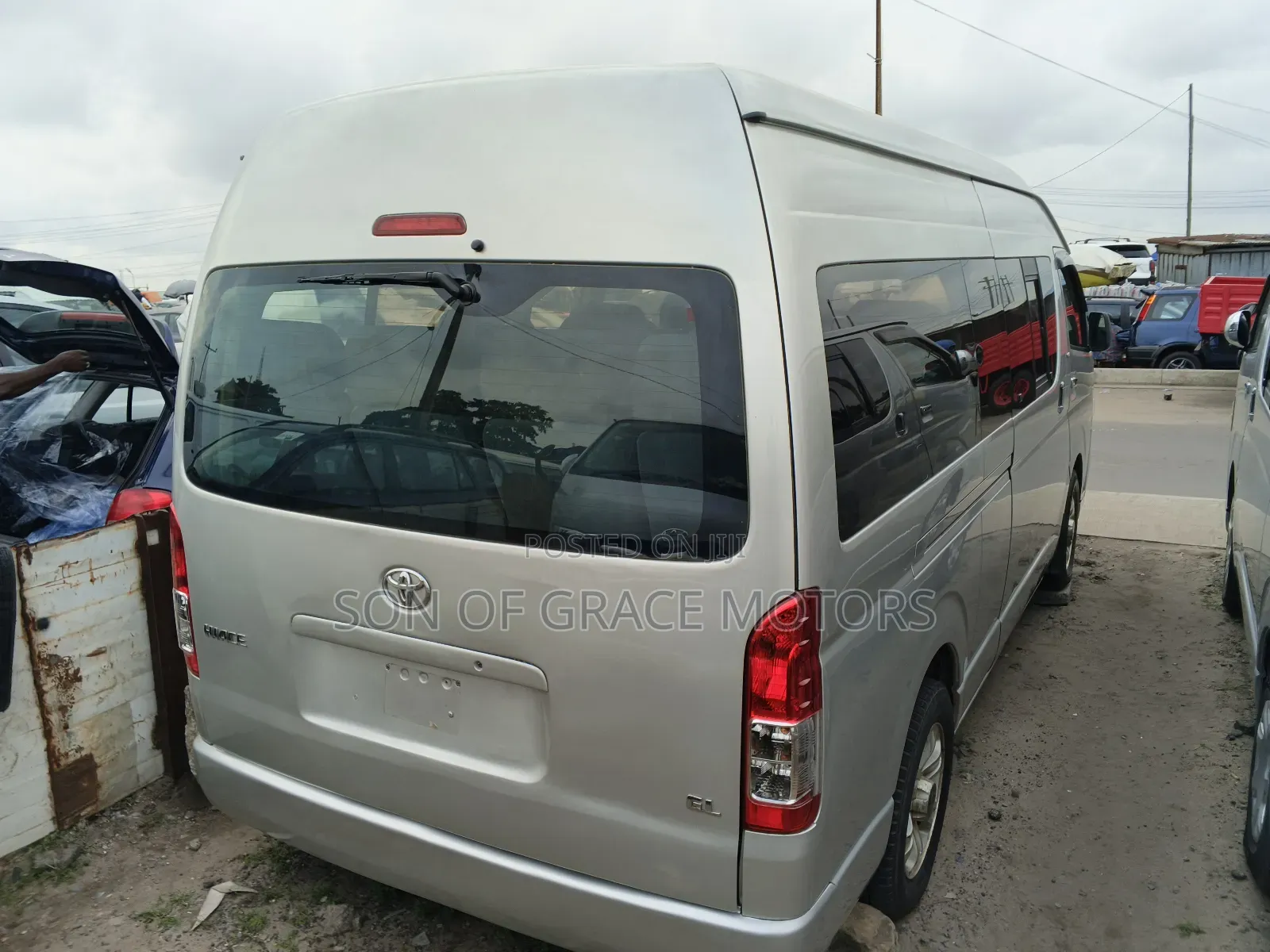 Toyota HiAce 2013 Silver