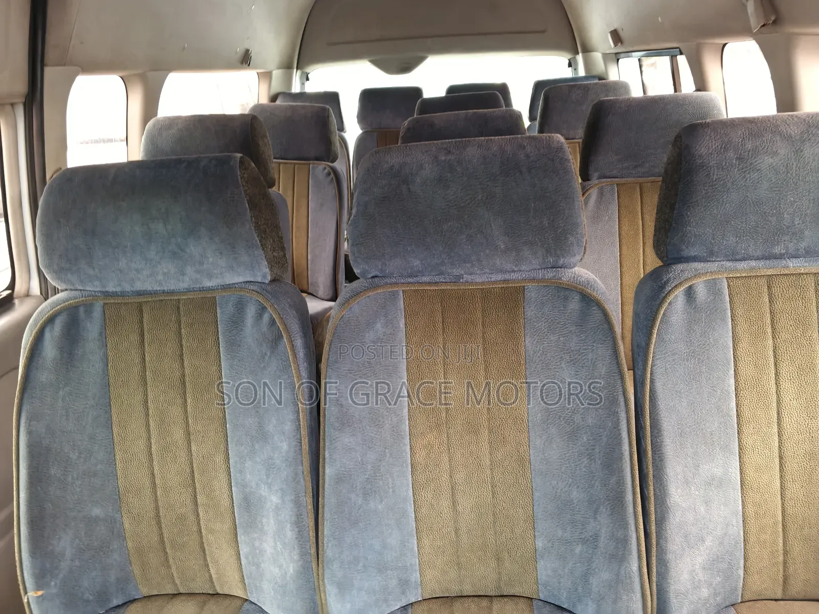 Toyota HiAce 2013 Silver