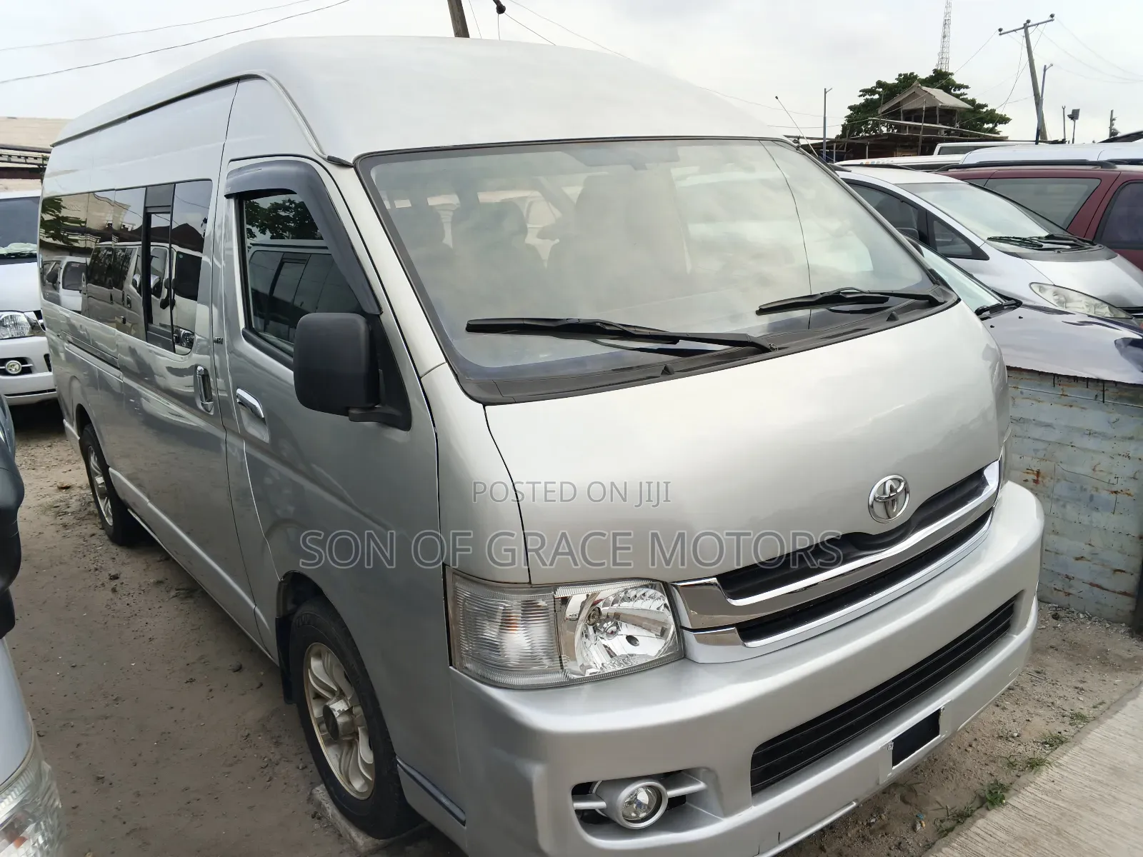 Toyota HiAce 2013 Silver