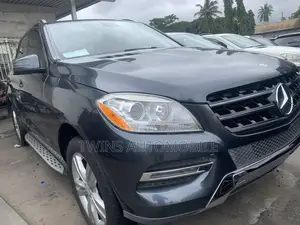 Mercedes-Benz M Class ML350 4MATIC 4dr SUV AWD (3.5L 6cyl 7A) 2014 Gray