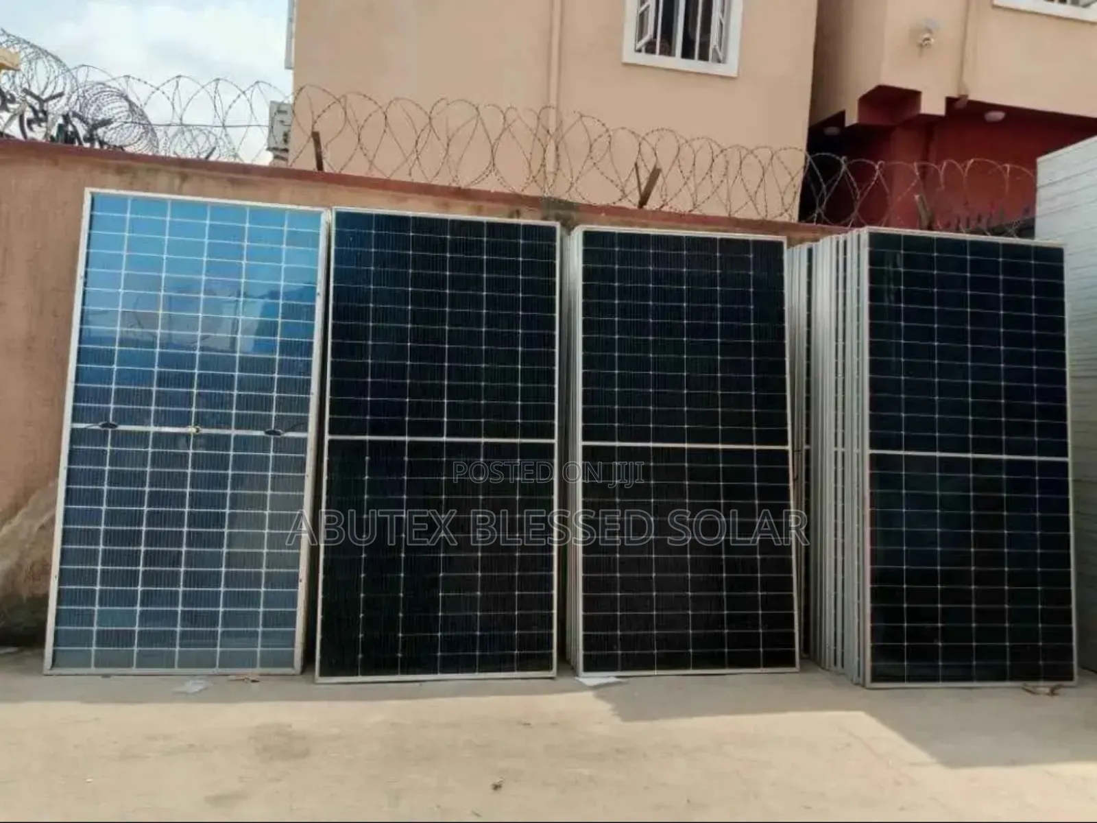 600watt Jinko Solar Panel Mono Half Cut