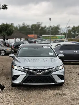 Toyota Camry 2019 Silver