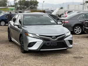Toyota Camry 2019 Silver