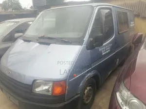 Ford Transit 2000 Blue