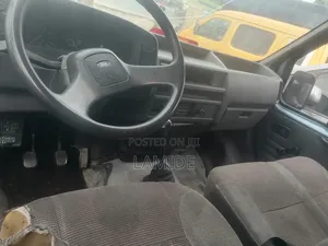Ford Transit 2000 Blue