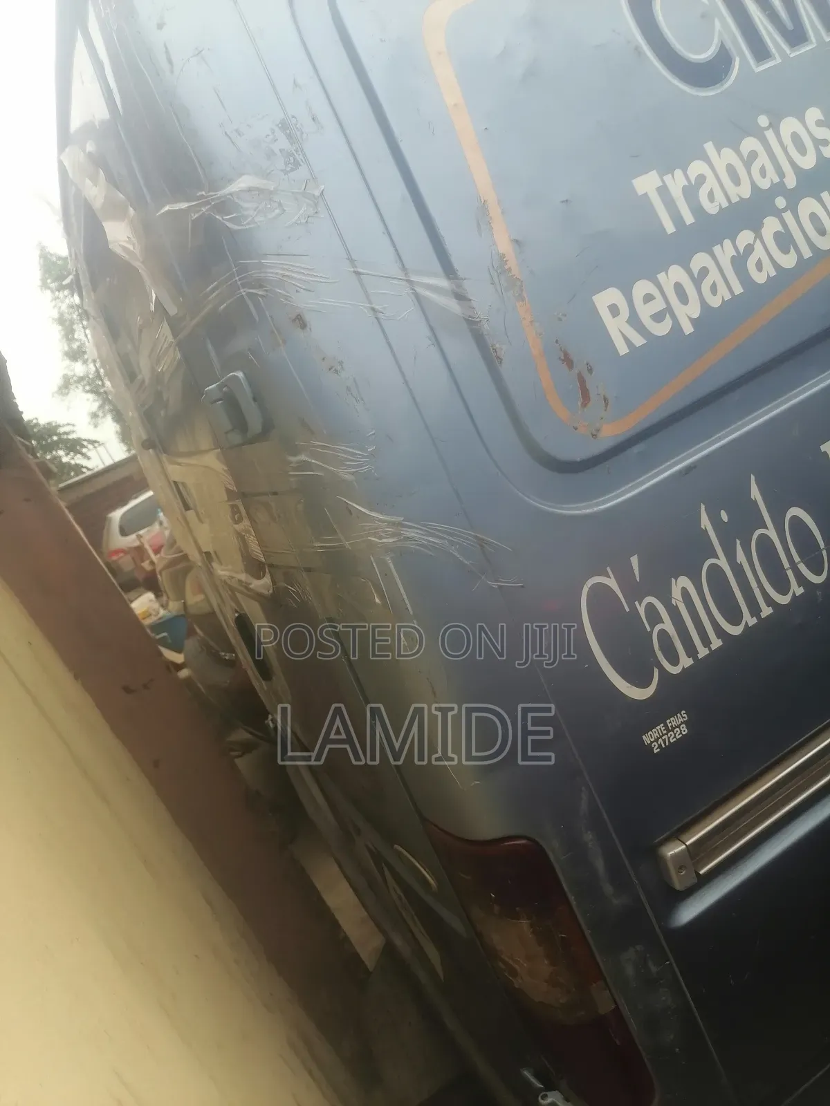 Ford Transit 2000 Blue