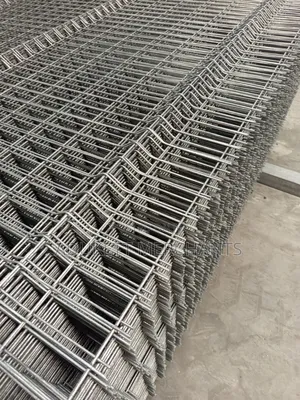 Galvanized Panel Mesh With Pole