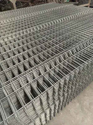 Galvanized Panel Mesh With Pole