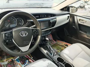 Toyota Corolla LE Eco 4dr Sedan (1.8L 4cyl CVT) 2015 Silver