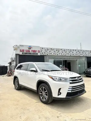 Toyota Highlander XLE 2019 White
