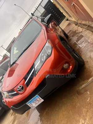 Toyota RAV4 Limited AWD (2.5L 4cyl 6A) 2016 Orange