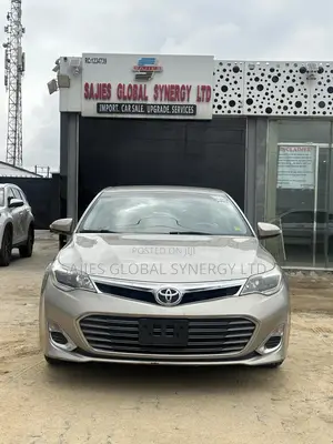 Toyota Avalon XLE Touring Sedan FWD (3.5L 6cyl 6A) 2013 Gold