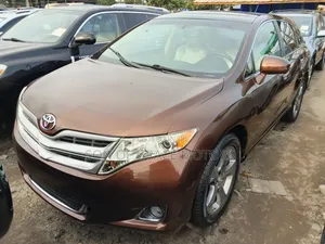Toyota Venza V6 AWD 2010 Brown