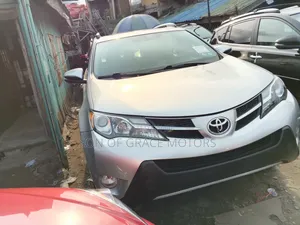 Toyota RAV4 Limited 4dr SUV AWD (2.5L 4cyl 6A) 2015 Silver