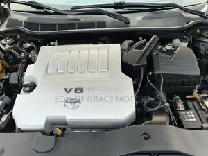 Toyota Camry SE V6 4dr Sedan (3.5L 6cyl 6AM) 2010 Gray