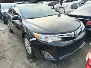 Toyota Camry XLE 4dr Sedan (2.5L 4cyl 6A) 2013 Black