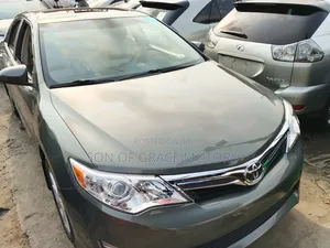 Toyota Camry XLE 4dr Sedan (2.5L 4cyl 6A) 2013 Green