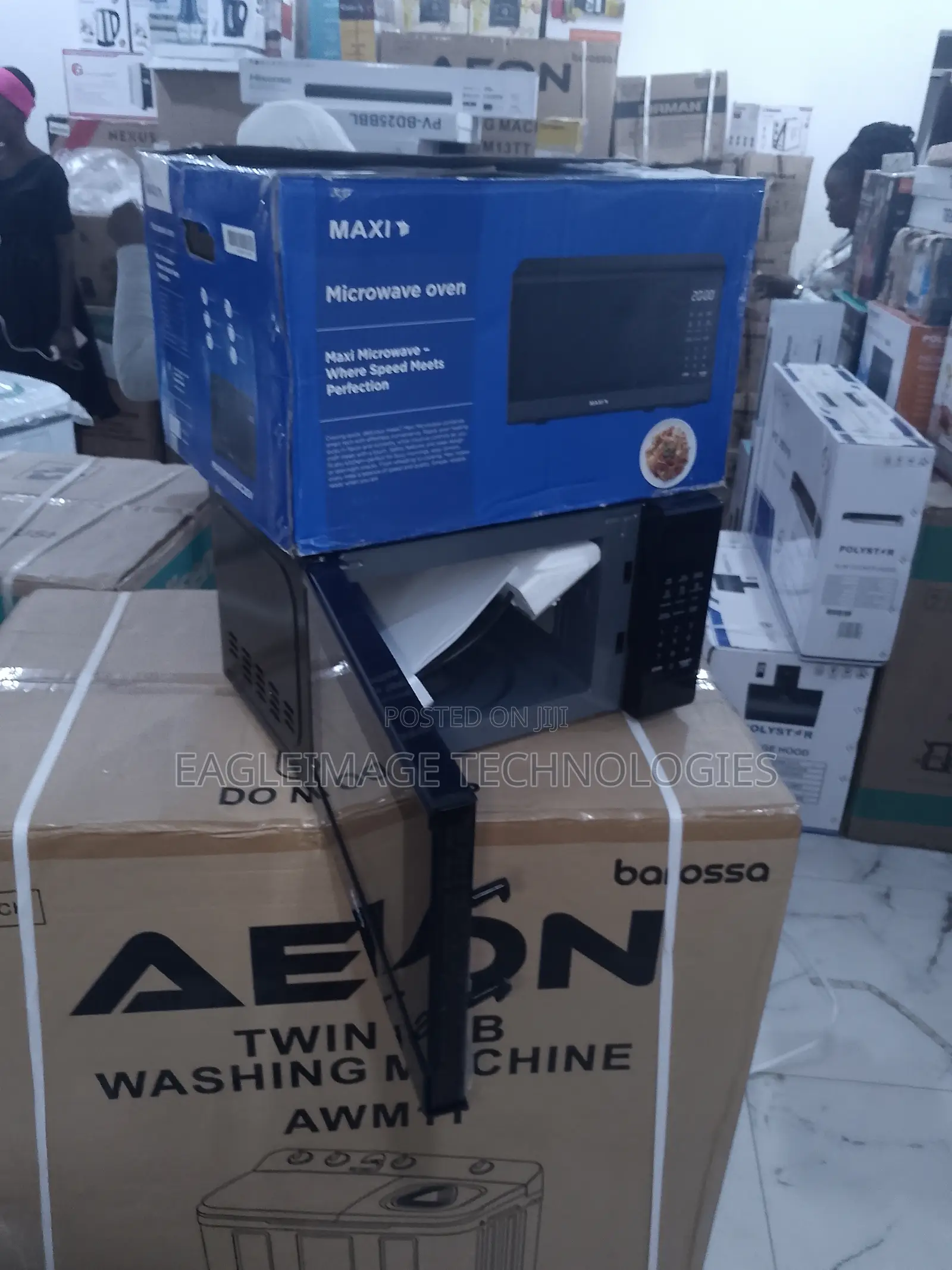 “Elegance Efficiency – Maxi Mwo20cgv Digital Microwave”