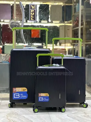 Set of 3 Black With Green Wide Pole Luxury Travelling Luggage Boxes