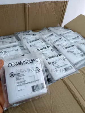 Double Faceplate Commscope Systimax With Modules Cat 6 (Dual Port)