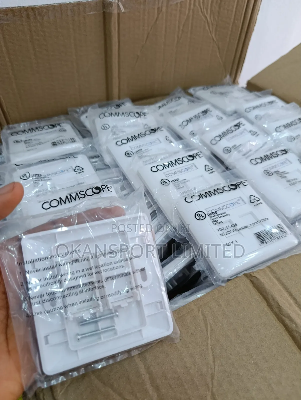 Double Faceplate Commscope Systimax With Modules Cat 6 (Dual Port)