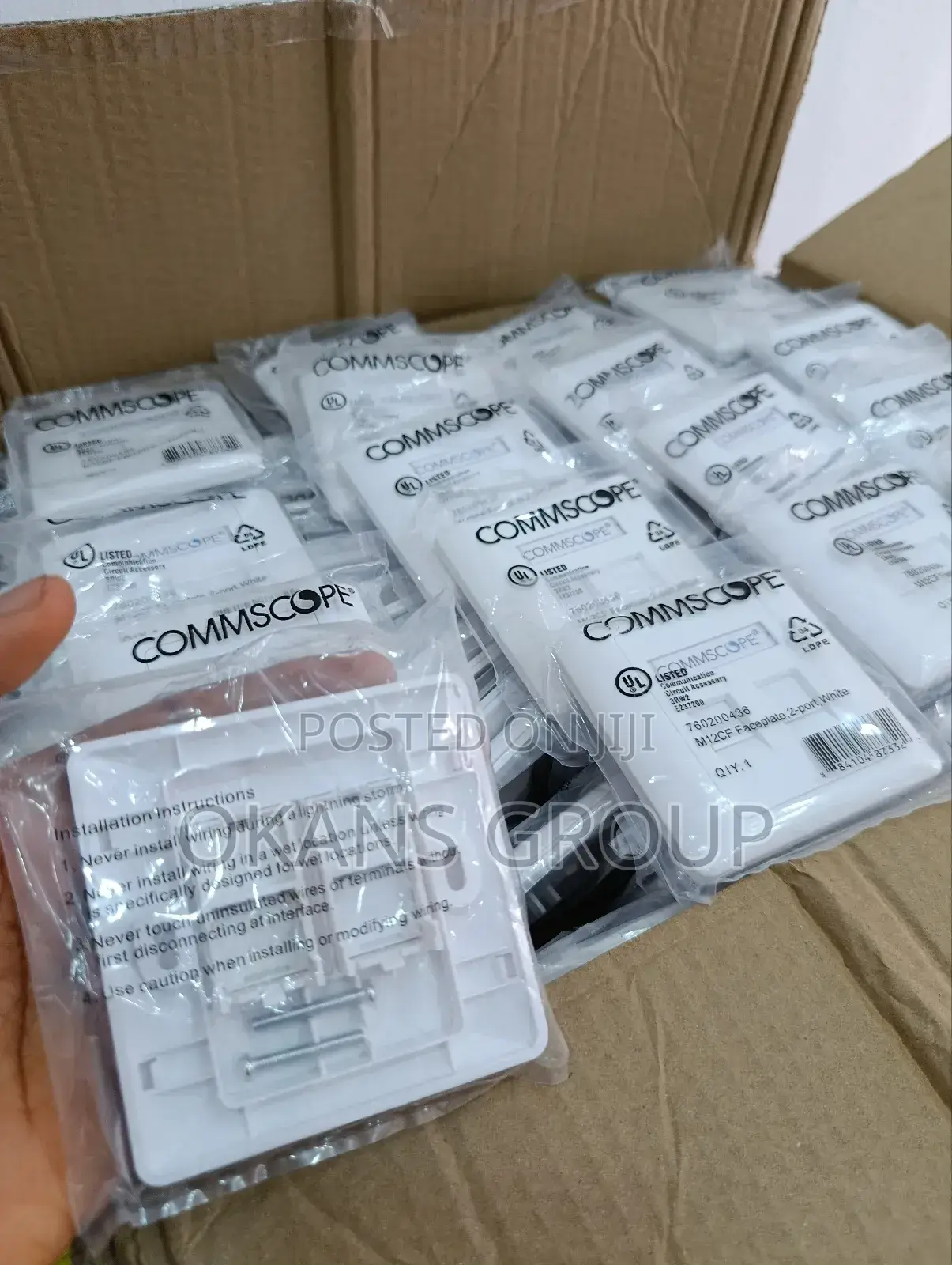 Double Faceplate Commscope Systimax With Modules Cat 6 (Dual Port)