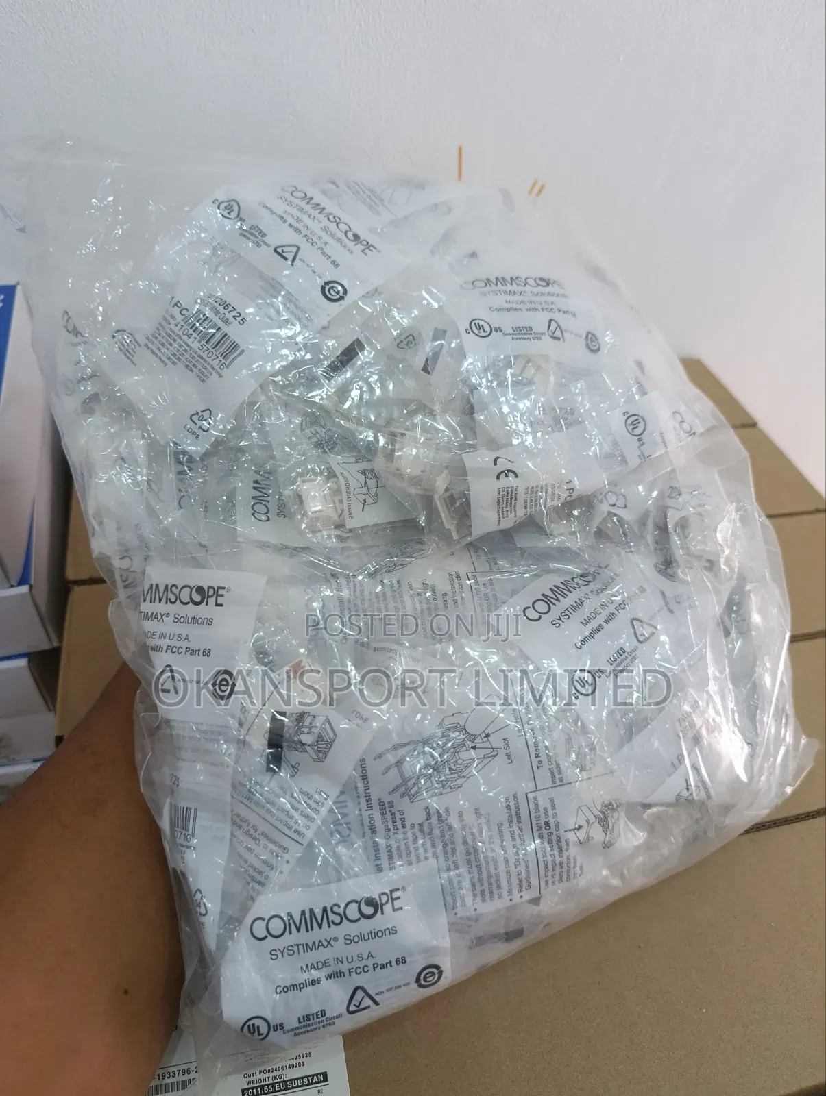 Double Faceplate Commscope Systimax With Modules Cat 6 (Dual Port)