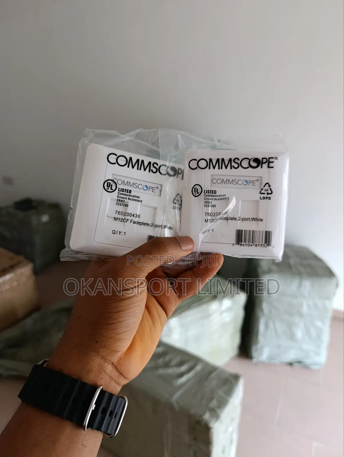 Double Faceplate Commscope Systimax With Modules Cat 6 (Dual Port)