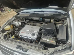 Toyota Highlander V6 4x4 2005 Silver