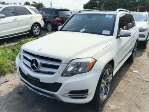 Mercedes-Benz GLK-Class Base GLK 350 4dr 4x2 (3.5L 6cyl 7A) 2015 White