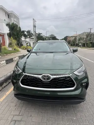 Toyota Highlander XLE AWD 2024 Green