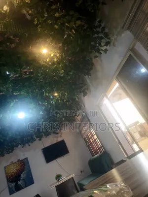 Restaurant Dropping Flower