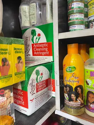 Royallux Antiseptic Cleansing Astringent