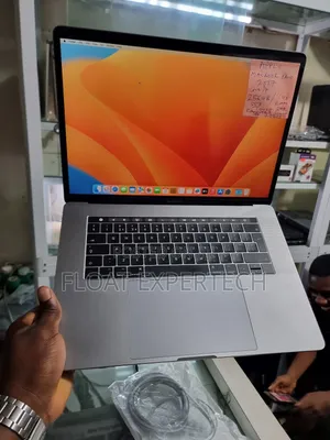 Laptop Apple MacBook Pro 2017 16GB Intel Core i7 SSD 256GB