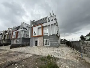 5bdrm Duplex in Kaura for sale