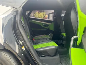 Lamborghini Urus Base 4dr AWD 2020 Green