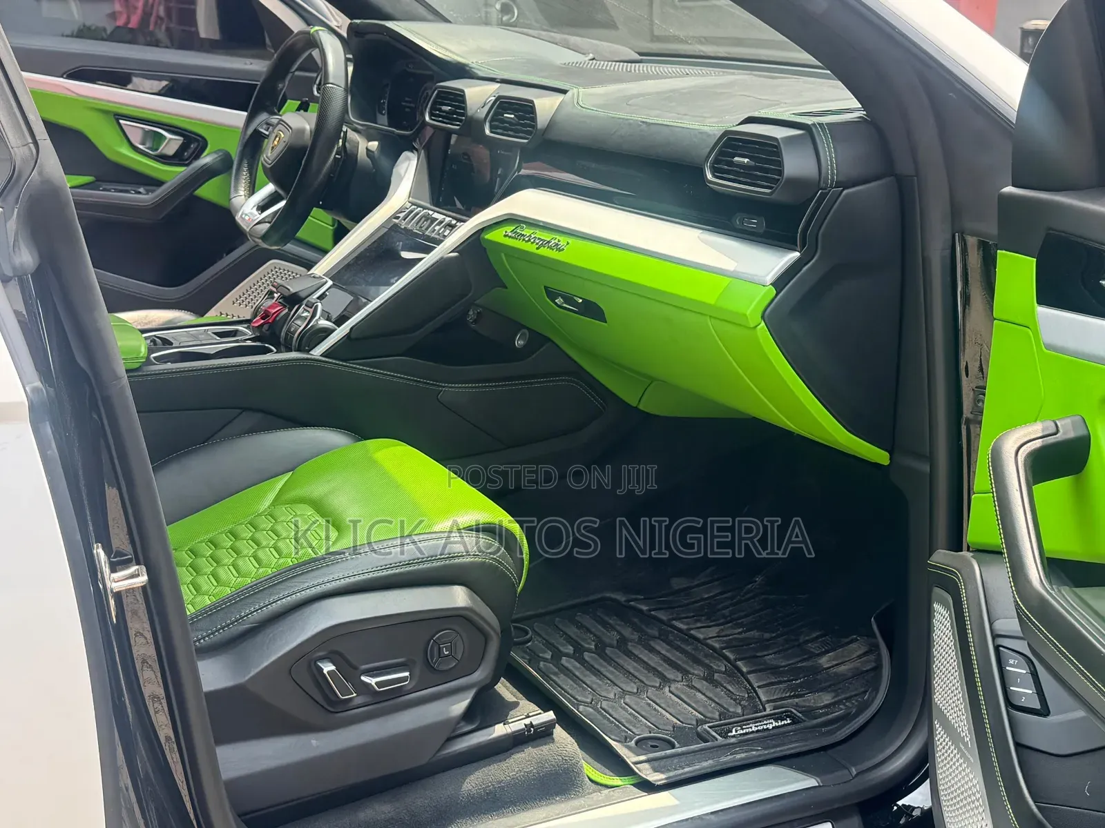 Lamborghini Urus Base 4dr AWD 2020 Green