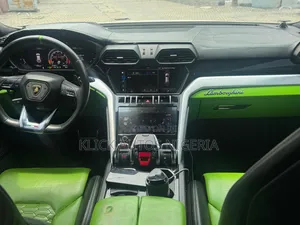 Lamborghini Urus Base 4dr AWD 2020 Green