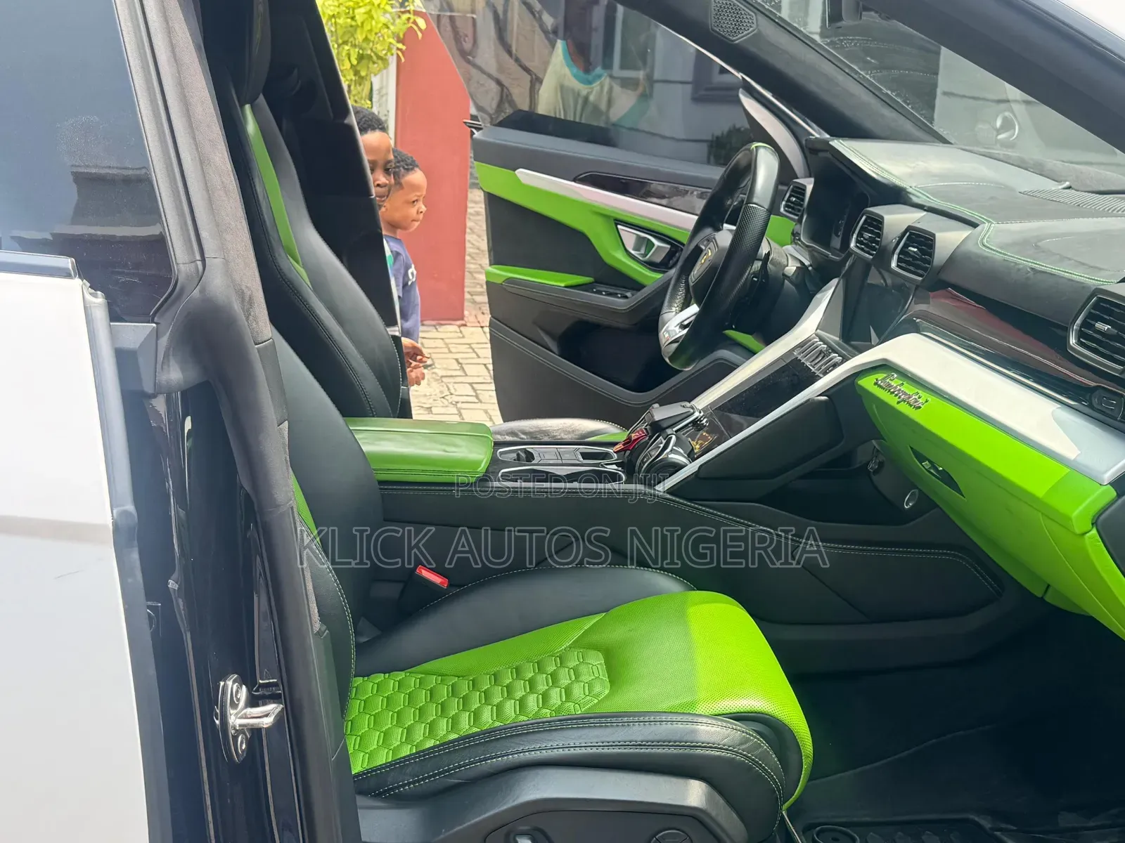 Lamborghini Urus Base 4dr AWD 2020 Green